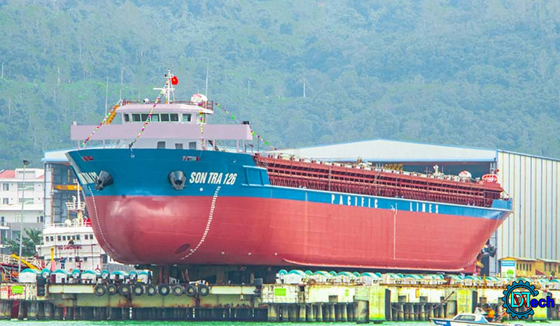 Đóng mới tàu container Sơn Trà 126