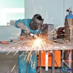 Cho thuê thợ hàn chuyên nghiệp